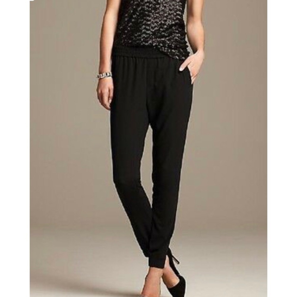 Banana Republic Size 2 Satiny Jogger
